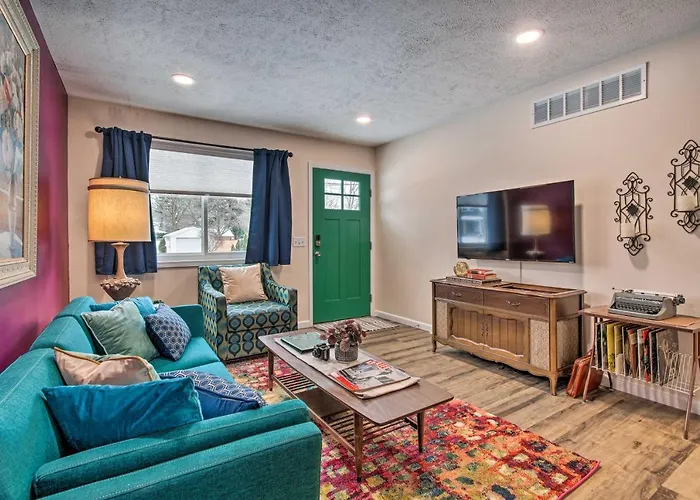 Ideally Located House - 9 Mi From Route 66! *