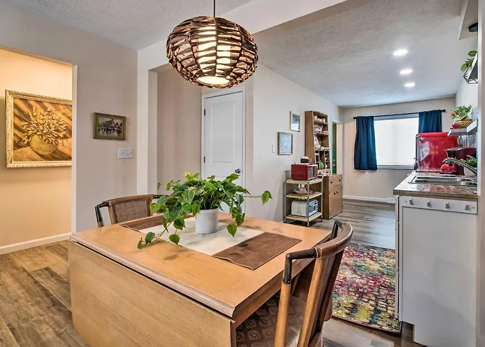 Holiday home Ideally Located House - 9 Mi From Route 66!