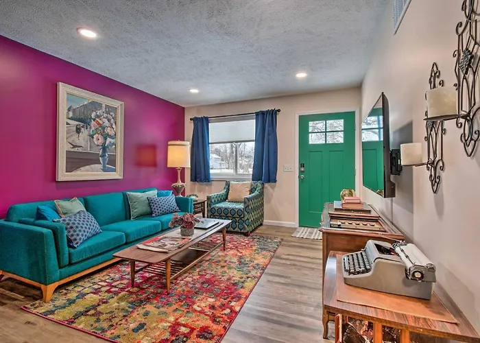 Ideally Located House - 9 Mi From Route 66! *